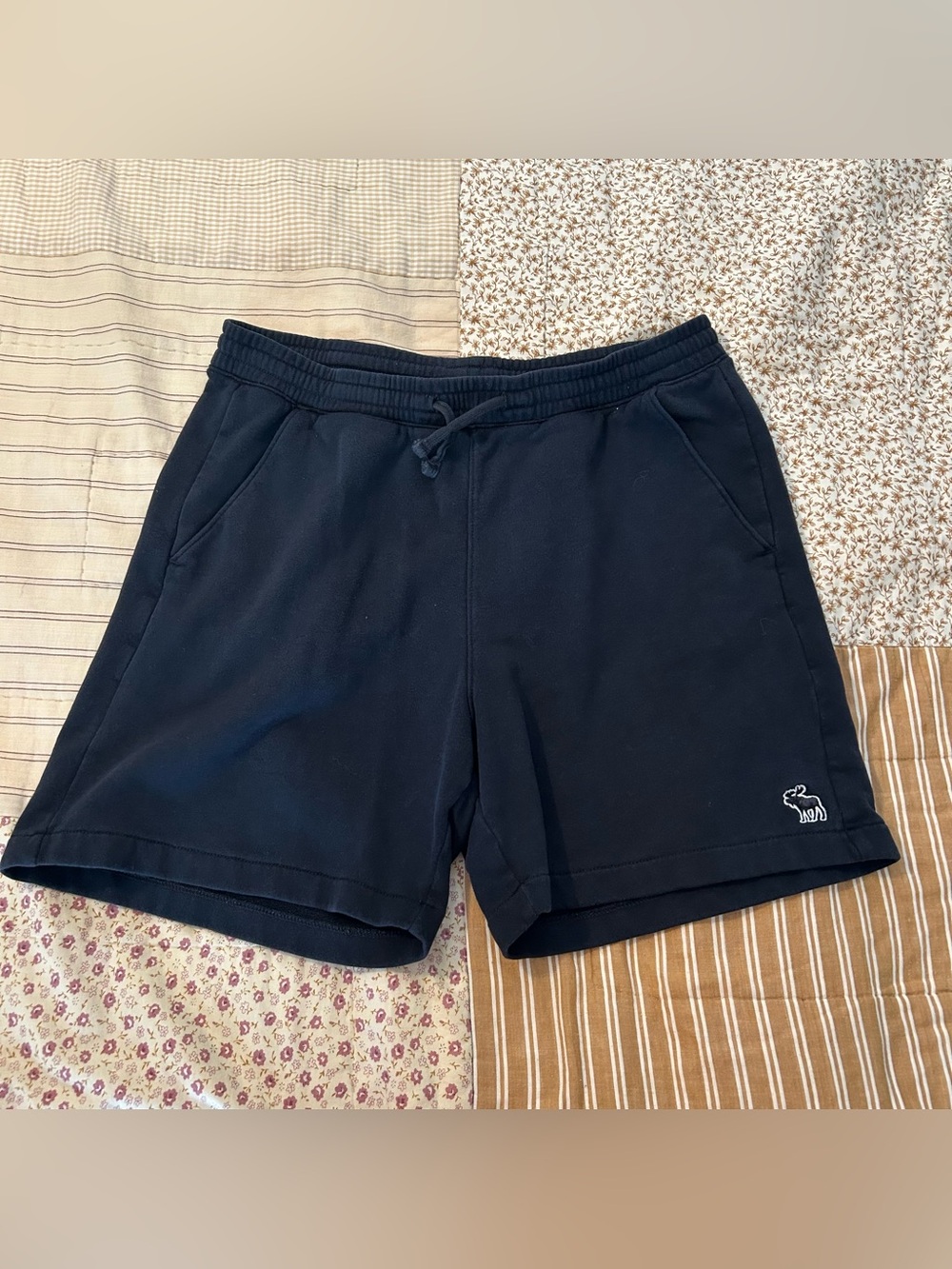 Abercrombie kids boys navy A&F essentials shorts size 17/18